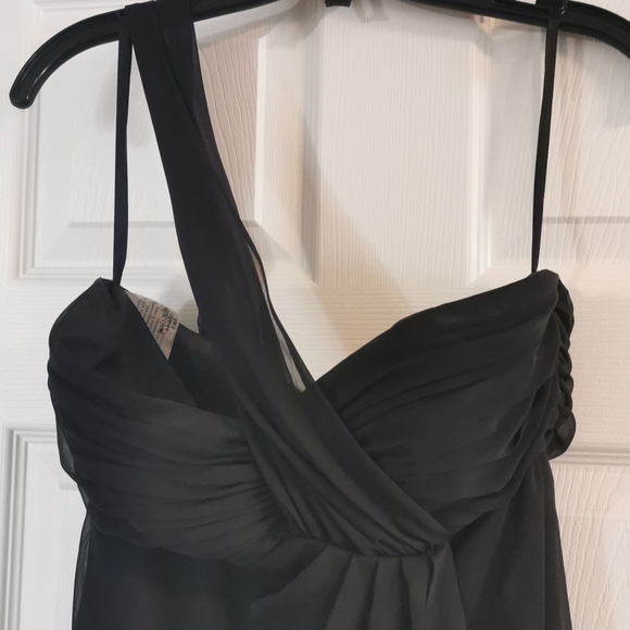 Black strapless cocktail dress. Size 12 (fits more like a size 10). - Picture 2 of 3